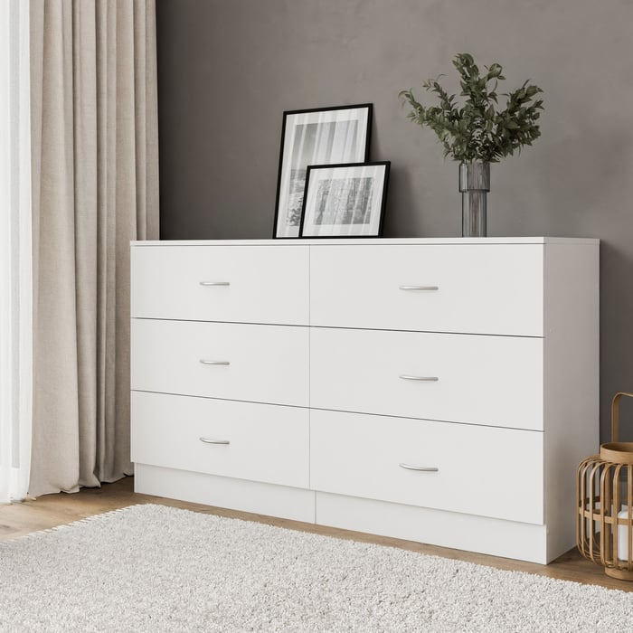 The ESSENTIAL chest of drawers in a cosy living room.