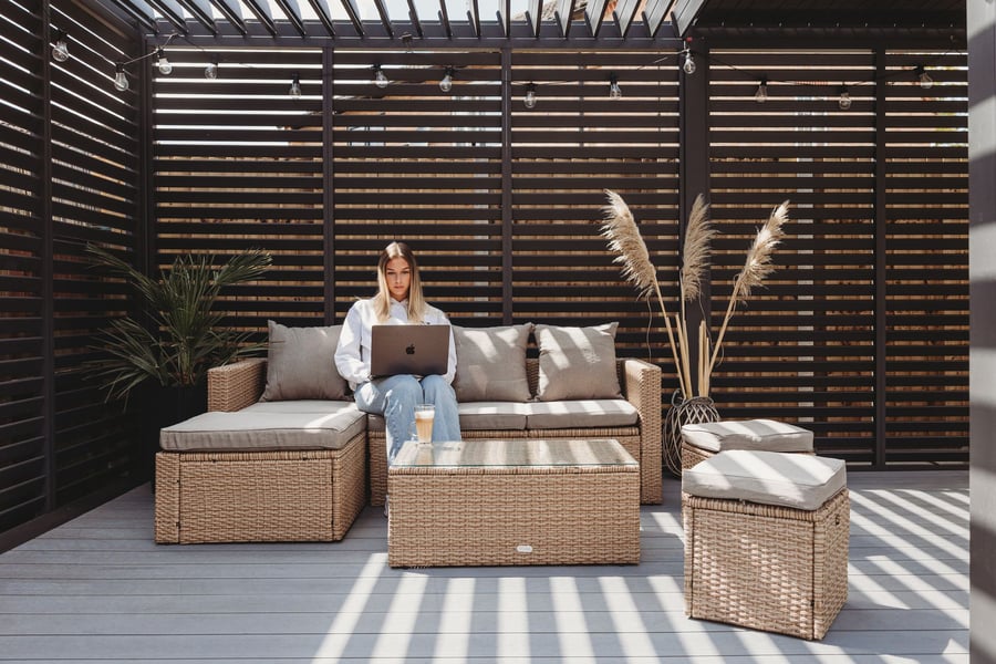 Barcelona Beige New Live Photos - 5